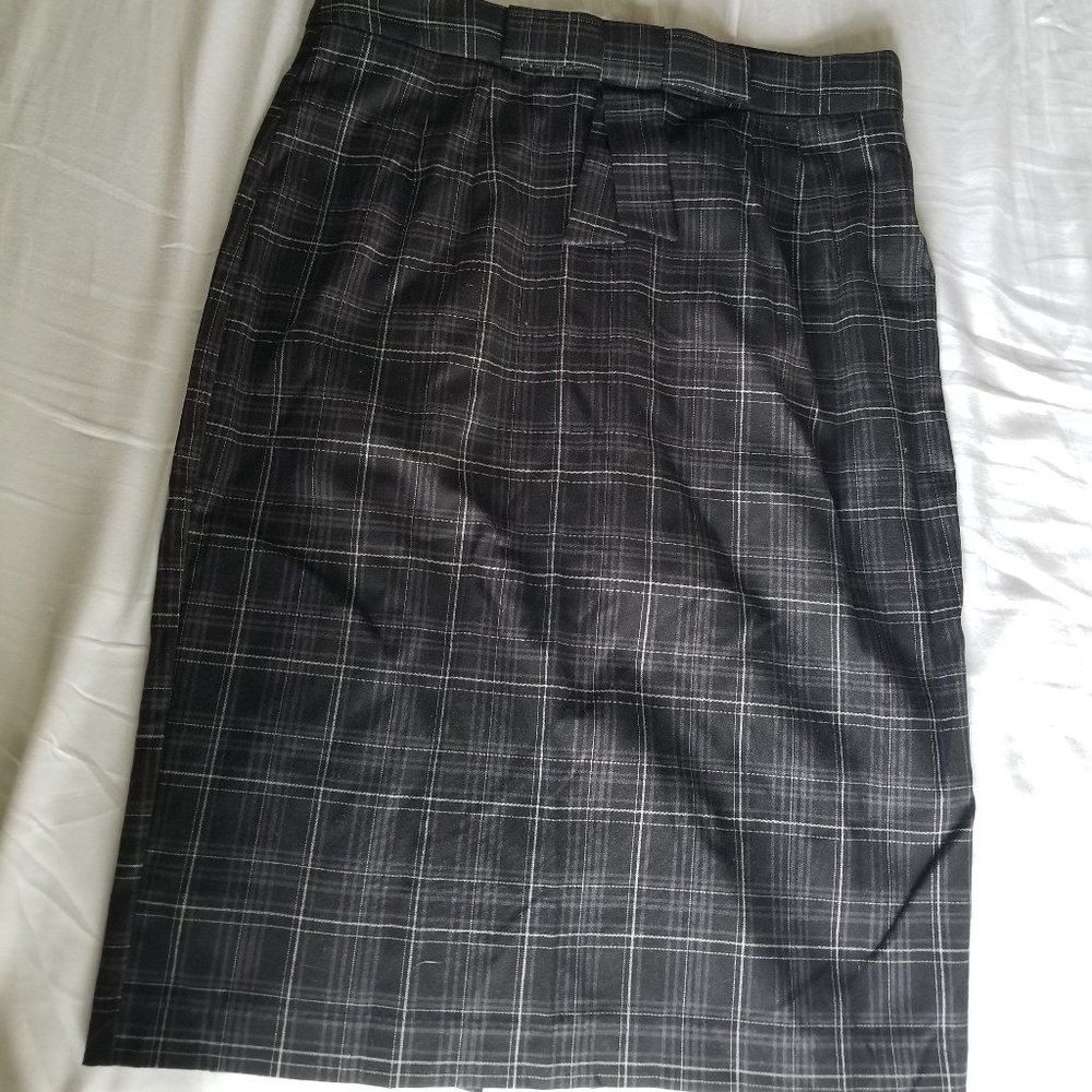 Forever Twentyone black plaid pencil skirt with bow detail